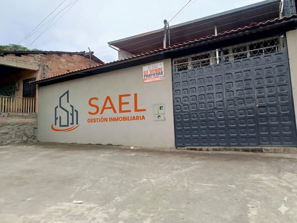 CASA EN CATAMAYO AV.CINCUNVALACION