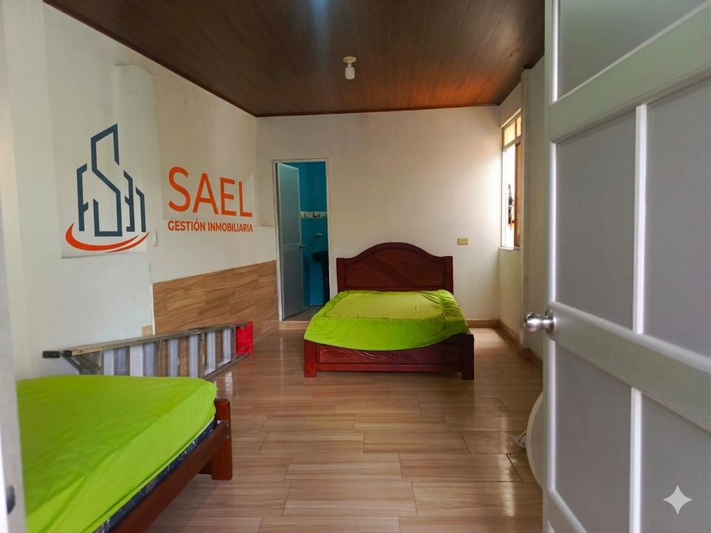 CASA EN CATAMAYO AV.CINCUNVALACION
