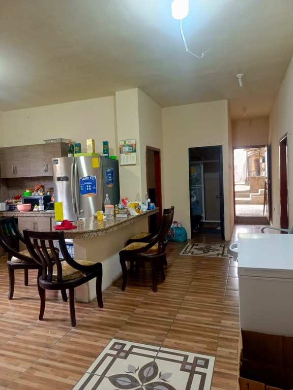 CASA EN VENTA EN CATAMAYO, A 3 CUADRAS DEL PARQUE