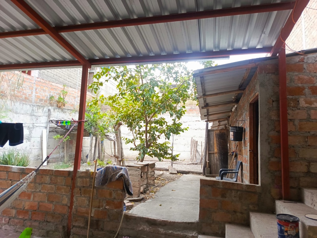 CASA EN VENTA EN CATAMAYO, A 3 CUADRAS DEL PARQUE