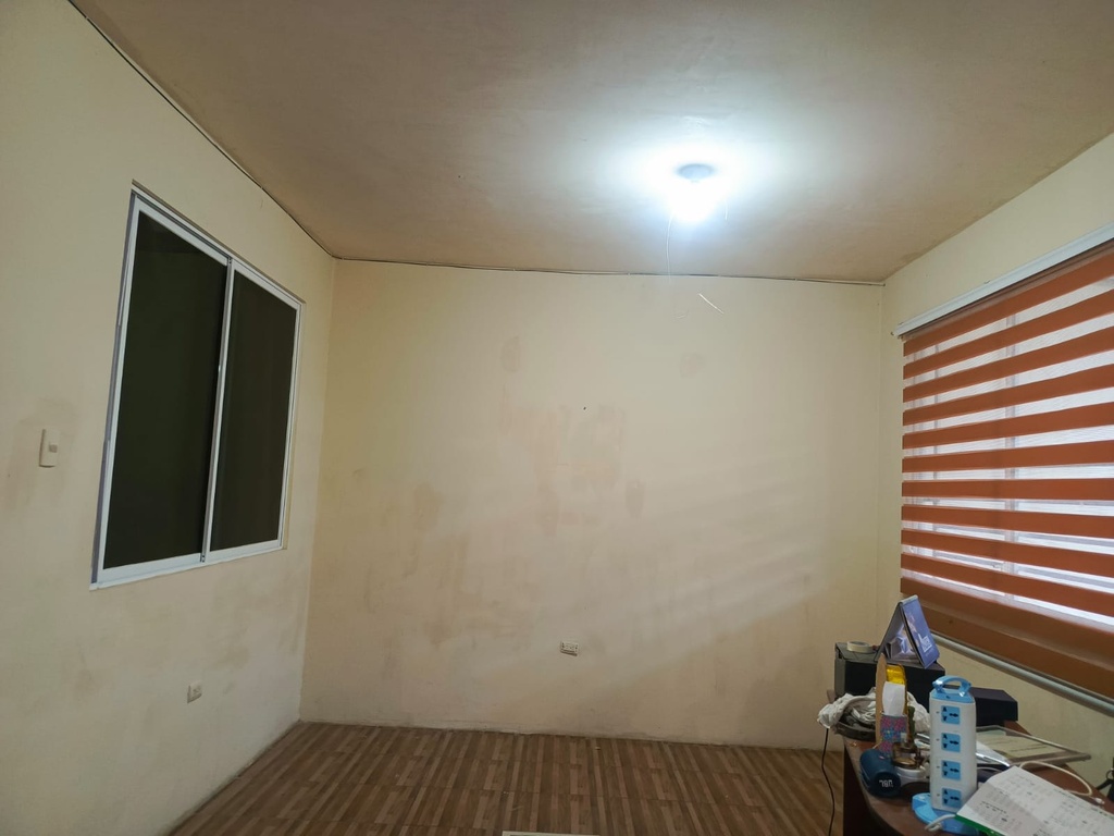 CASA EN VENTA EN CATAMAYO, A 3 CUADRAS DEL PARQUE
