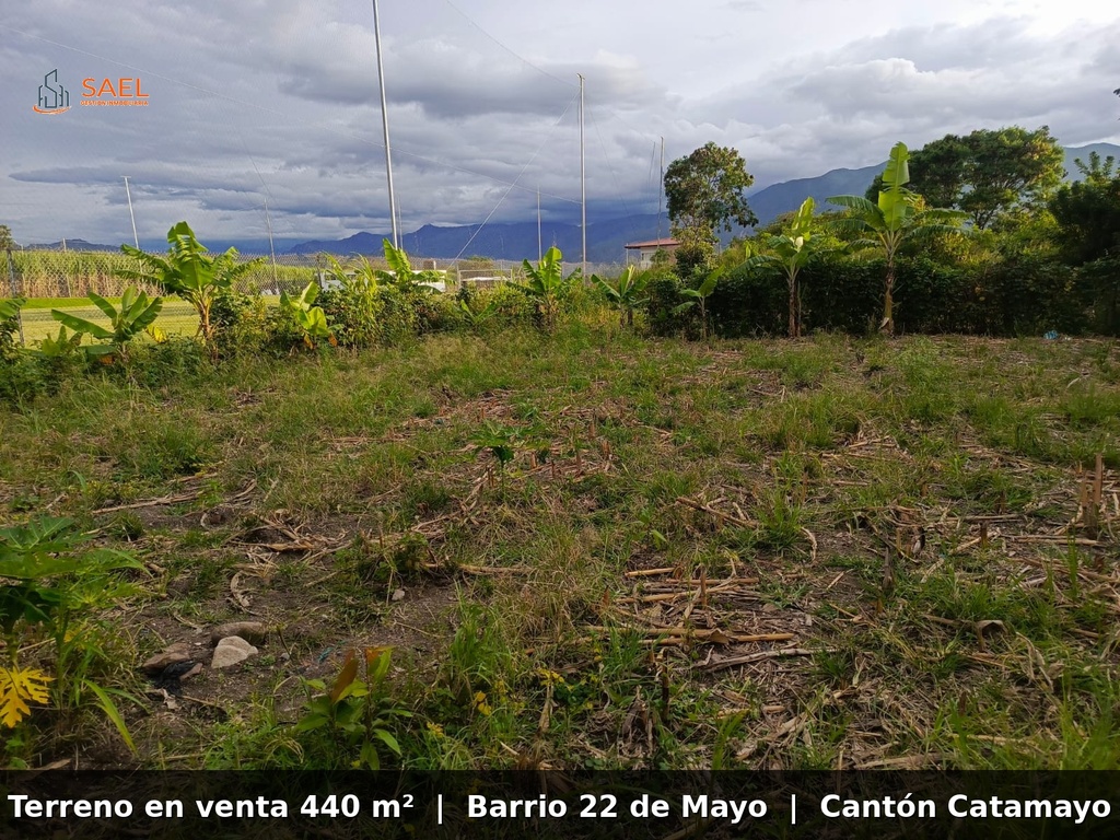 TERRENO 2. EN VENTA  440 M2. BARRIO 22 DE MAYO/CATAMAYO